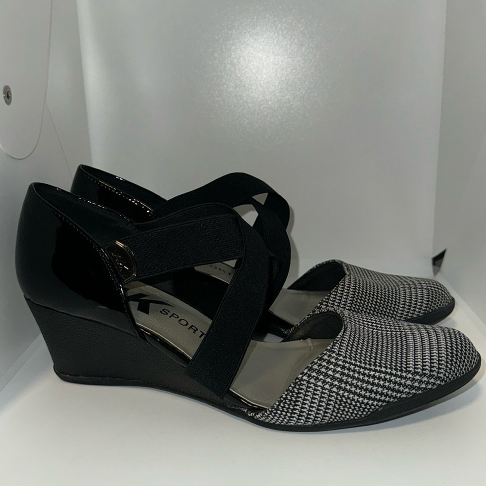 Anne Klein Black and Gray Houndstooth Wedge Pumps